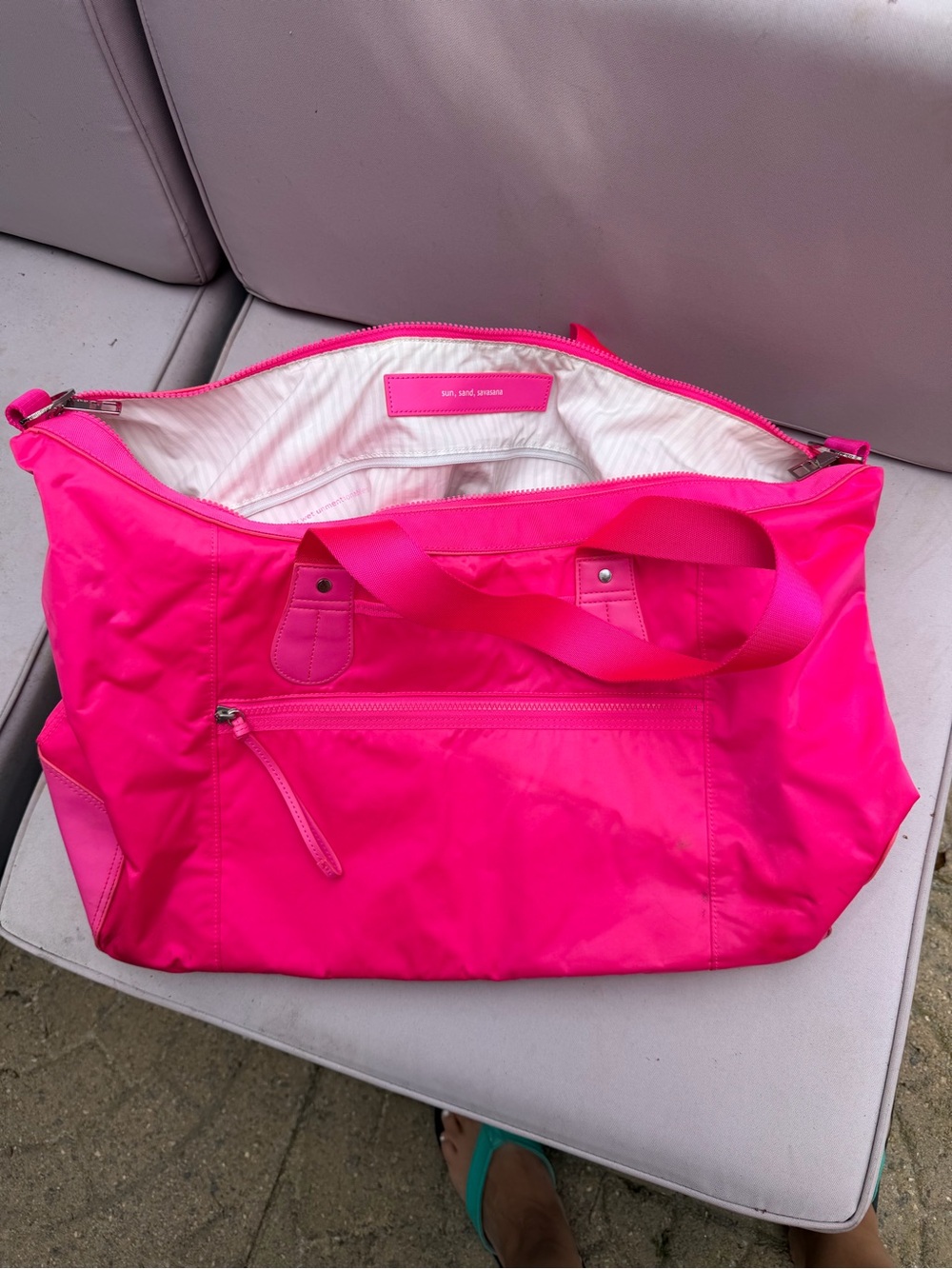 Lululemon Sand To Savasana Duffel Bag Weekender Bag Spry Vibrant Pink 20x12x9